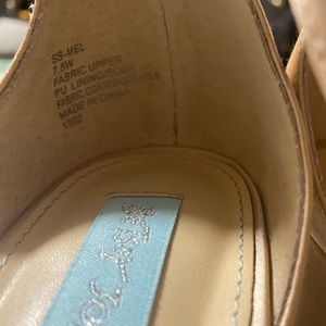 Betsy Johnson champagne heels